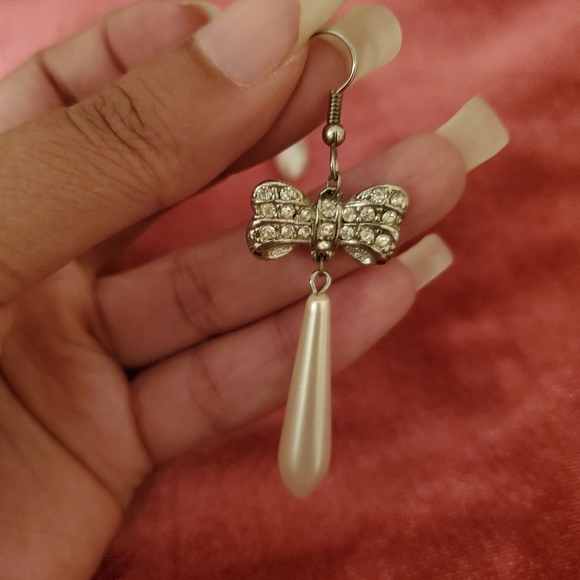 Earrings - Picture 3 of 3